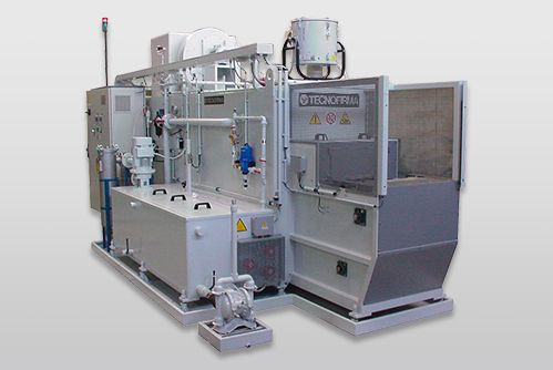Tunnel washing machine pallet chain conveyor