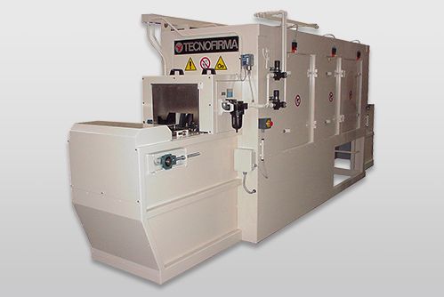Tunnel washing machine pallet chain conveyor
