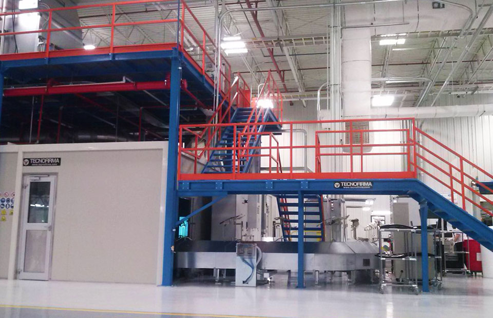 Liquid spray coating machine clean room technology