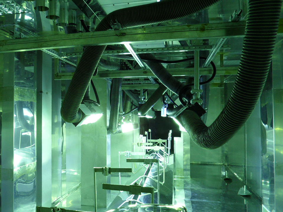 Liquid spray coating machine UV curing